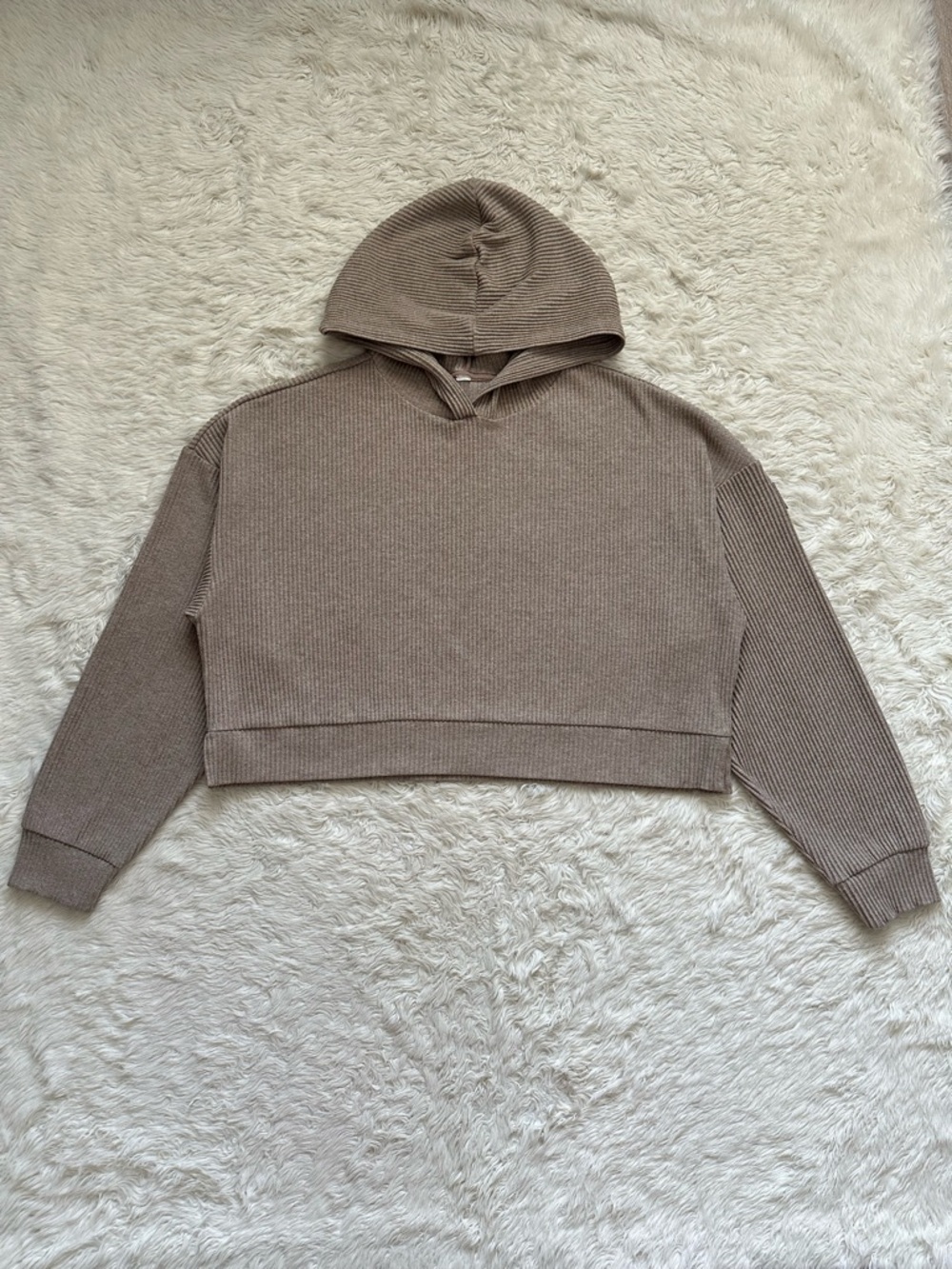 Alo Yoga Muse Hoodie Cropped Hooded Pullover Sweater Ribbed Knit Heather Tan - Picture 3 of 11